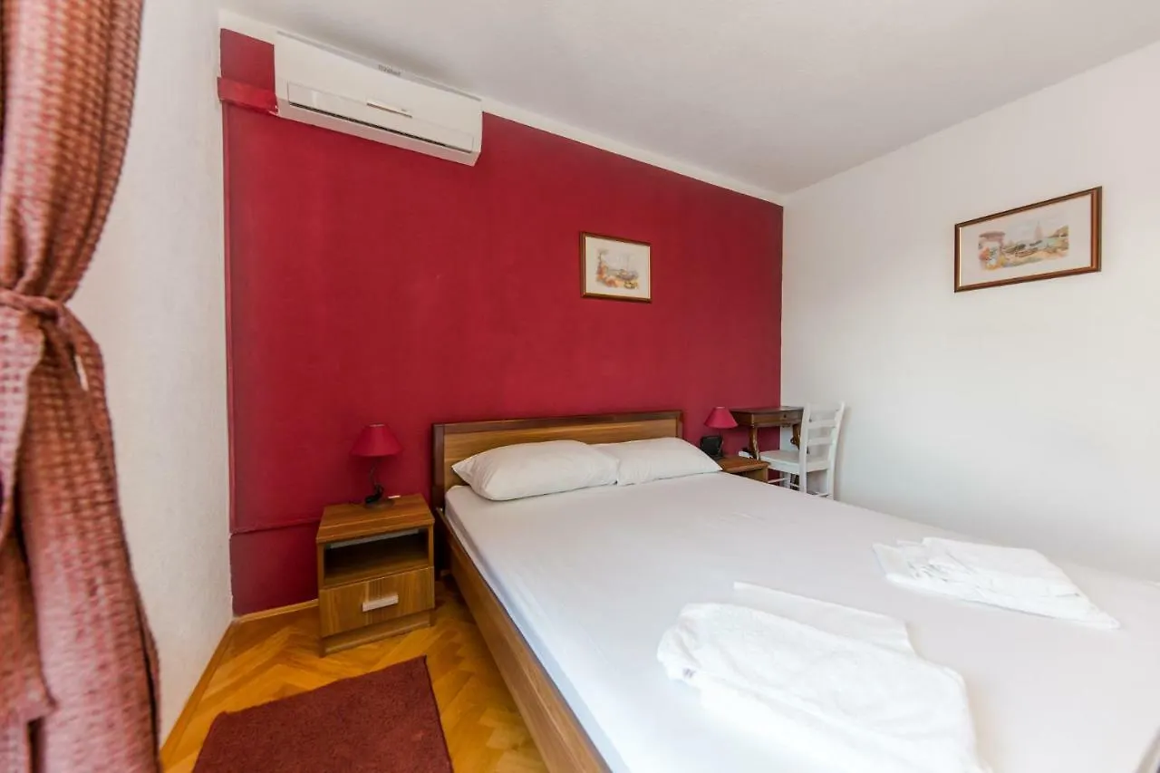 Seaside Villa Mia Trogir 0*,